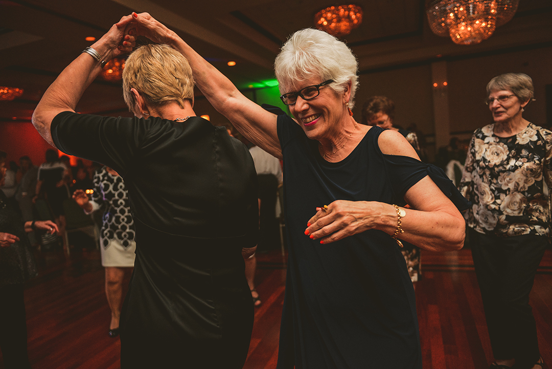 wedding guests dancing at a Gaelic Park in Oak Forest